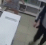 Видео: мужчина зарезал женщину-повара ножом из-за запаха еды в квартире - Readovka67.Ru