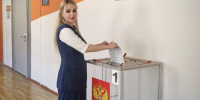 Елена Бегунова проголосовала на выборах депутатов Смоленского городского Совета - Общественная палата