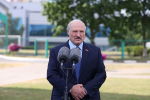 Лукашенко предупредил чиновников о необходимости выплаты зарплат работникам